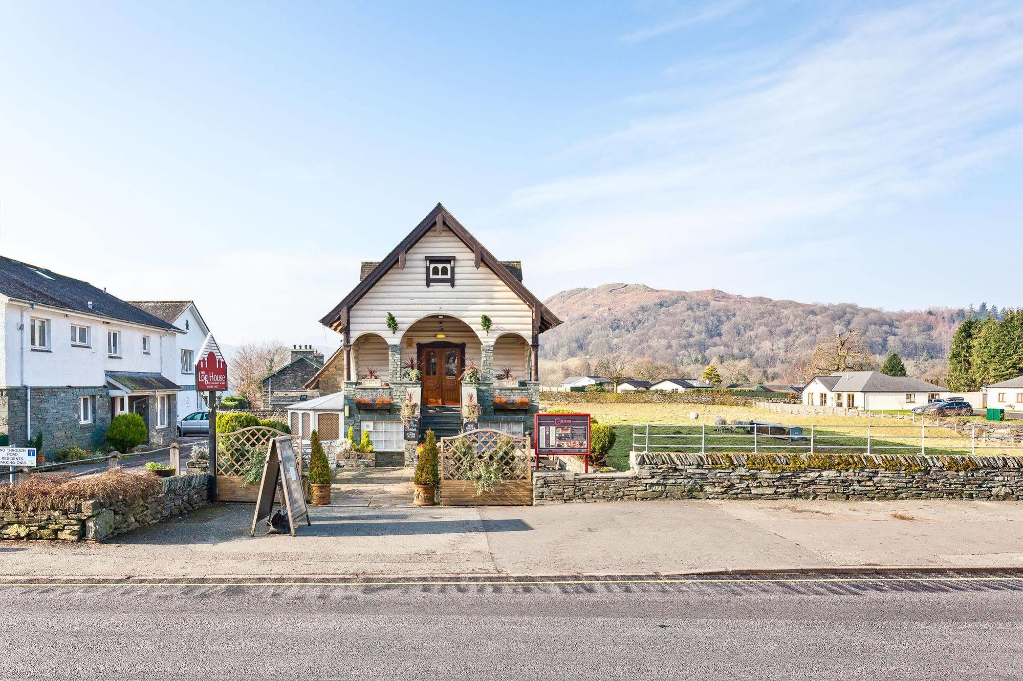 Bed and Breakfast Log House à Ambleside Extérieur photo